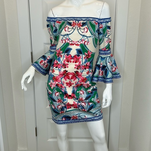 AKIRA Dresses & Skirts - Akira bell sleeve floral dress size L